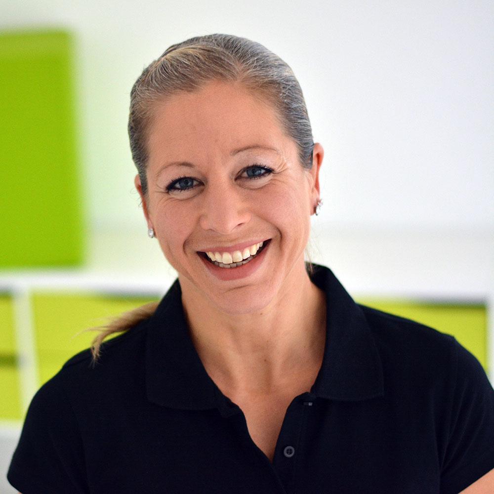Karolin Kieffer in ihrer Praxis für Physiotherapie Nürtingen